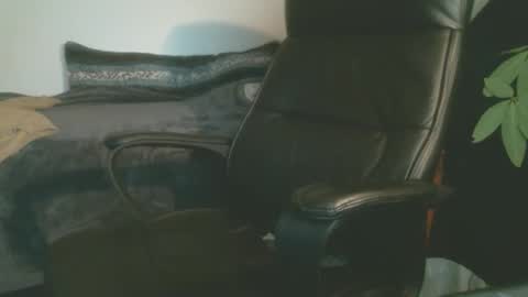 shyboyhugecum2020 online show from December 2, 4:18 am