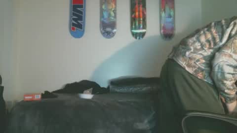 shyboyhugecum2020 online show from March 14, 4:29 am