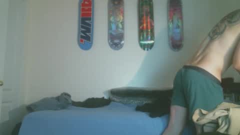 shyboyhugecum2020 online show from May 9, 4:39 am