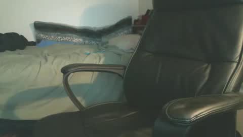shyboyhugecum2020 online show from May 20, 2:18 am