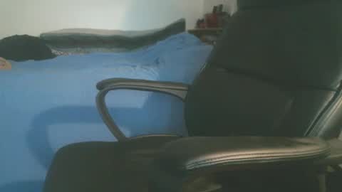 shyboyhugecum2020 online show from May 26, 3:13 am