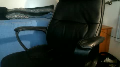 shyboyhugecum2020 online show from May 28, 3:04 am