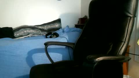 shyboyhugecum2020 online show from June 9, 2:56 am
