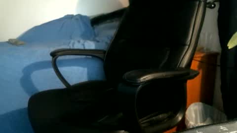 shyboyhugecum2020 online show from June 10, 3:07 am