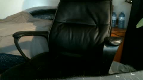 shyboyhugecum2020 online show from June 15, 12:24 am