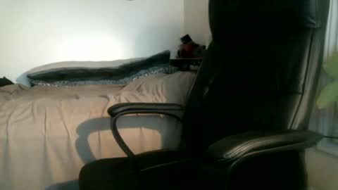 shyboyhugecum2020 online show from June 22, 3:58 am