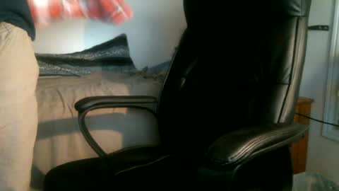 shyboyhugecum2020 online show from June 24, 3:27 am