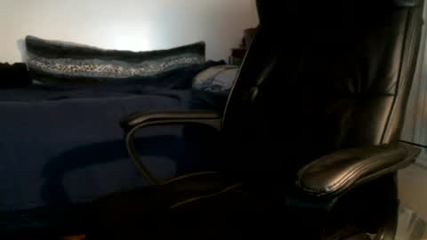 shyboyhugecum2020 online show from July 9, 3:43 am