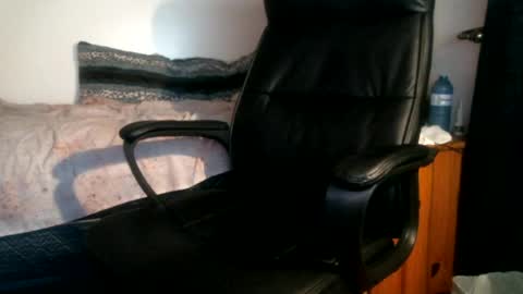 shyboyhugecum2020 online show from July 30, 2:54 am