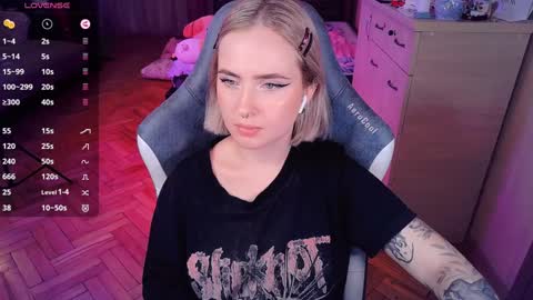 Snapshot of shyfoxxxy chatting on January 9, 9:26 pm Effie online show from January 9, 9:26 pm