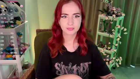 Snapshot of shyfoxxxy chatting on June 20, 6:49 am Effie online show from June 20, 6:49 am