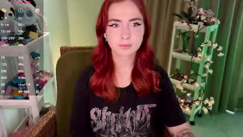 Snapshot of shyfoxxxy chatting on June 23, 6:44 am Effie online show from June 23, 6:44 am