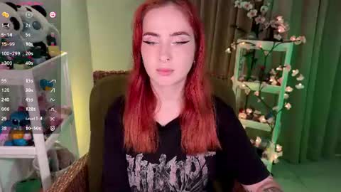 Snapshot of shyfoxxxy chatting on July 10, 11:02 am Effie online show from July 10, 11:02 am
