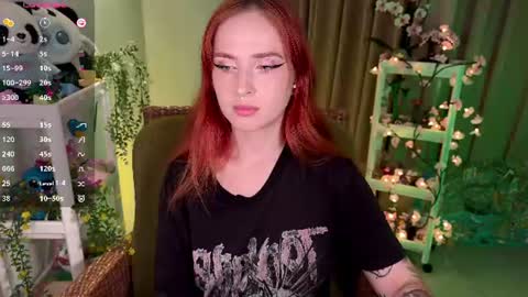 Snapshot of shyfoxxxy chatting on July 30, 10:36 am Effie online show from July 30, 10:36 am