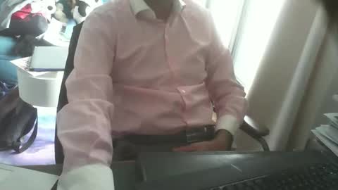 Snapshot of shyfrenchcock chatting on November 6, 10:27 am shyfrenchcock online show from November 6, 10:27 am