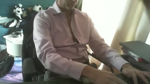 Snapshot of shyfrenchcock chatting on November 12, 9:53 am shyfrenchcock online show from November 12, 9:53 am