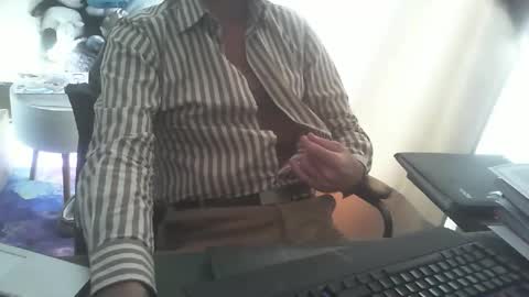 Snapshot of shyfrenchcock chatting on November 26, 9:54 am shyfrenchcock online show from November 26, 9:54 am