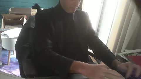 Snapshot of shyfrenchcock chatting on February 10, 3:05 pm shyfrenchcock online show from February 10, 3:05 pm