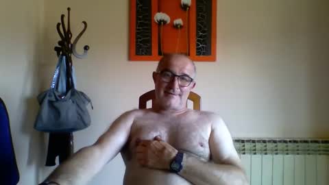 Snapshot of shymmy10 chatting on May 23, 10:30 am shymmy10 online show from May 23, 10:30 am