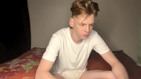 Snapshot of shyredstar chatting on December 22, 7:52 pm Tom and Betty online show from December 22, 7:52 pm