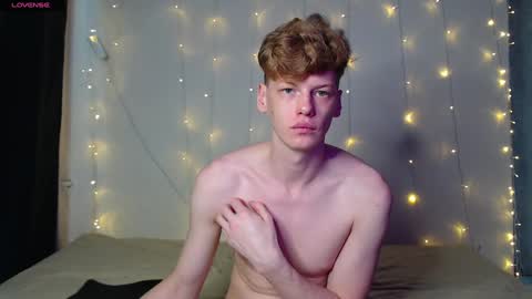 Snapshot of shyredstar chatting on January 15, 9:24 am Tom and Betty online show from January 15, 9:24 am