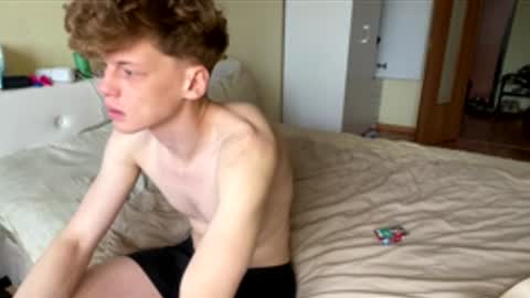 Snapshot of shyredstar chatting on November 30, 8:07 am Tom and Betty online show from November 30, 8:07 am