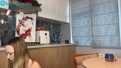 Aurora online show from February 5, 6:29 am