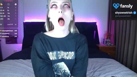 Snapshot of shysweetrish chatting on February 26, 11:59 pm shysweetrish online show from February 26, 11:59 pm