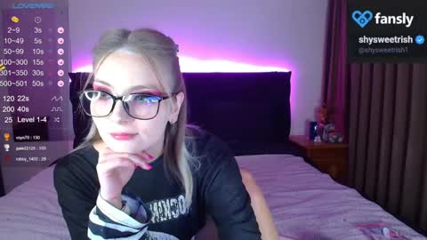 Snapshot of shysweetrish chatting on March 8, 10:34 pm shysweetrish online show from March 8, 10:34 pm