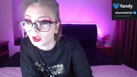 Snapshot of shysweetrish chatting on September 25, 12:25 am shysweetrish online show from September 25, 12:25 am