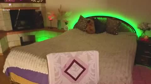 Snapshot of shyyswallow chatting on June 16, 10:23 pm Mila online show from June 16, 10:23 pm
