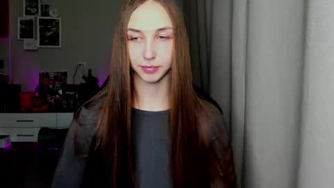 SIA online show from February 20, 1:00 pm