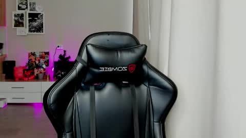 SIA online show from May 1, 2:38 am