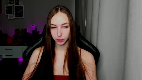 SIA online show from May 7, 3:01 am