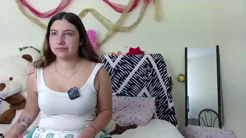 Snapshot of sia_jones chatting on May 12, 2:14 pm Sia online show from May 12, 2:14 pm