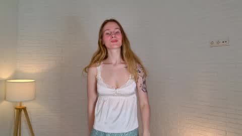 Snapshot of sia_sky chatting on June 4, 2:01 pm sia_sky online show from June 4, 2:01 pm