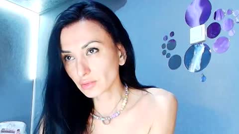 Snapshot of siaconna chatting on June 6, 7:46 am Siaconna online show from June 6, 7:46 am