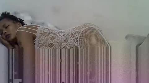 Snapshot of sianrazia_ chatting on December 18, 12:17 am Sianrazia online show from December 18, 12:17 am