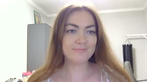 Snapshot of sidneyfarmer chatting on August 8, 2:08 pm SidneyFarmer online show from August 8, 2:08 pm