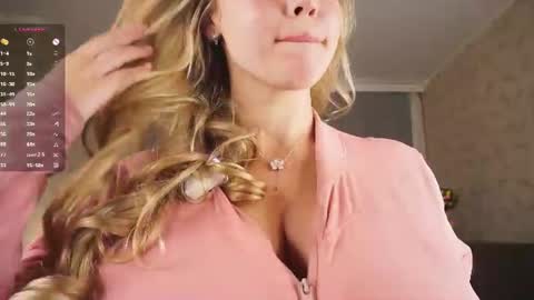 Elizabeth online show from July 23, 6:17 pm