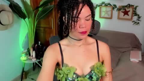 Vaiolet online show from March 17, 2:09 pm