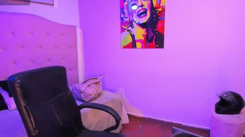 SIENNA  online show from March 12, 12:33 pm