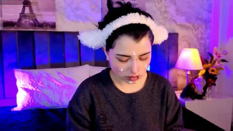 Snapshot of sienna_desiree chatting on May 4, 1:29 pm Sienna Desieree online show from May 4, 1:29 pm