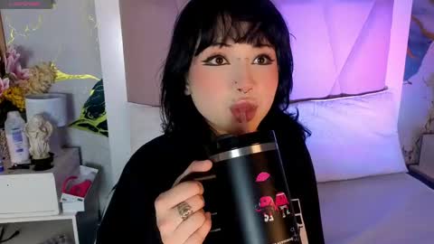 Snapshot of sienna_desiree chatting on May 24, 4:28 am Sienna Desieree online show from May 24, 4:28 am
