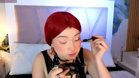 Snapshot of sienna_desiree chatting on May 29, 1:20 pm Sienna Desieree online show from May 29, 1:20 pm