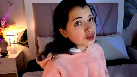 Snapshot of sienna_desiree chatting on June 8, 12:16 pm Sienna Desieree online show from June 8, 12:16 pm