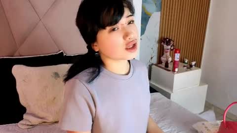 Snapshot of sienna_desiree chatting on June 15, 1:24 pm Sienna Desieree online show from June 15, 1:24 pm