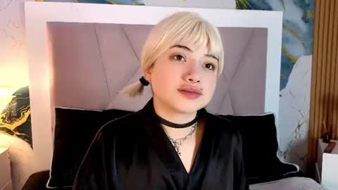 Snapshot of sienna_desiree chatting on June 21, 6:49 am Sienna Desieree online show from June 21, 6:49 am