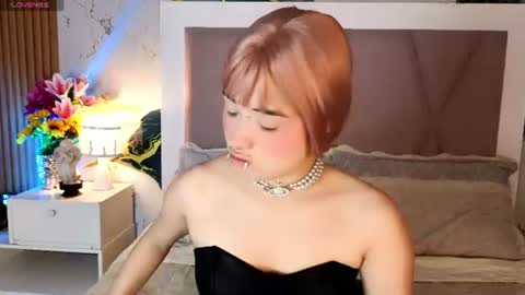 Snapshot of sienna_desiree chatting on July 15, 1:49 pm Sienna Desieree online show from July 15, 1:49 pm