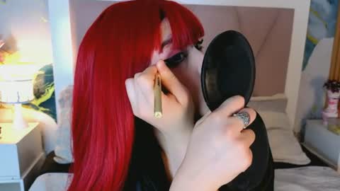 Snapshot of sienna_desiree chatting on July 27, 2:35 pm Sienna Desieree online show from July 27, 2:35 pm